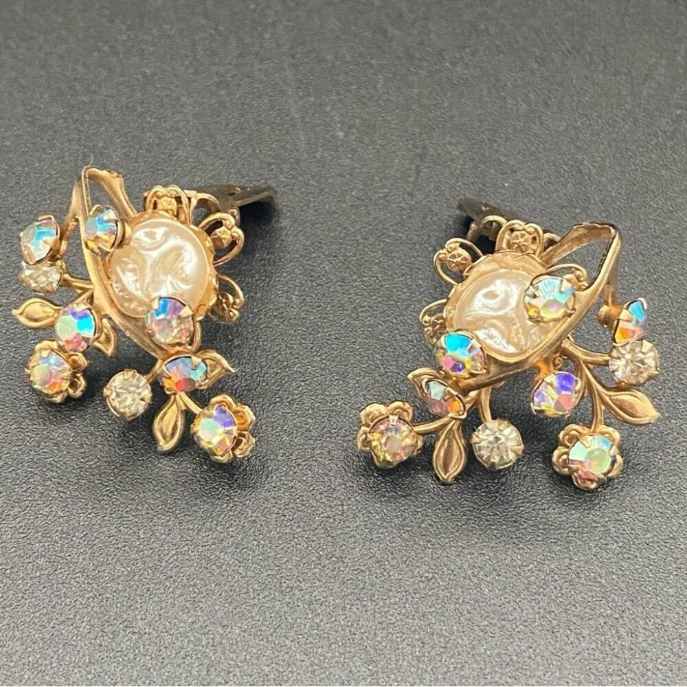 Gorgeous Baroque Style AB Crystal and Faux Pearl Vintage Clip On Earrings - Picture 9 of 11